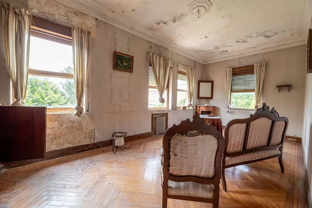 Magamistoad - Chalet with Large Plot for Renovation in Narón