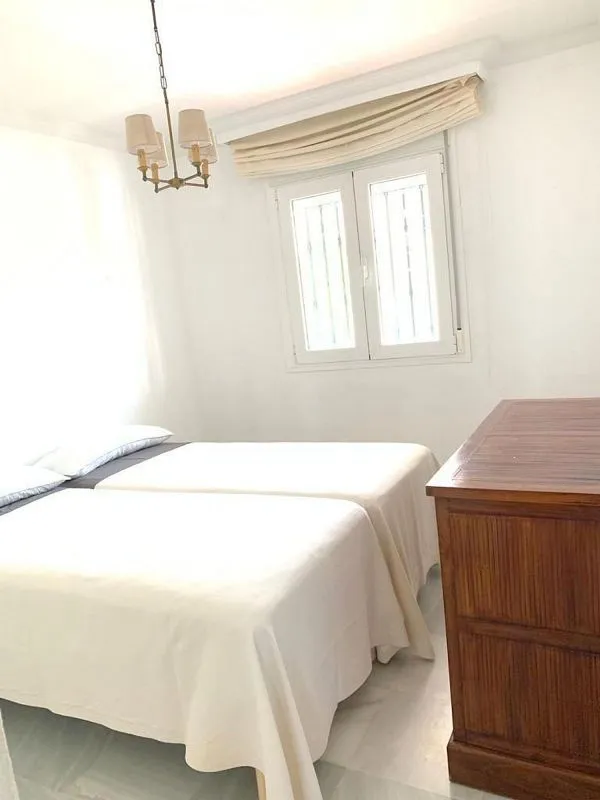 Chambres - Apartment with Pool in Pinos de Nagüeles