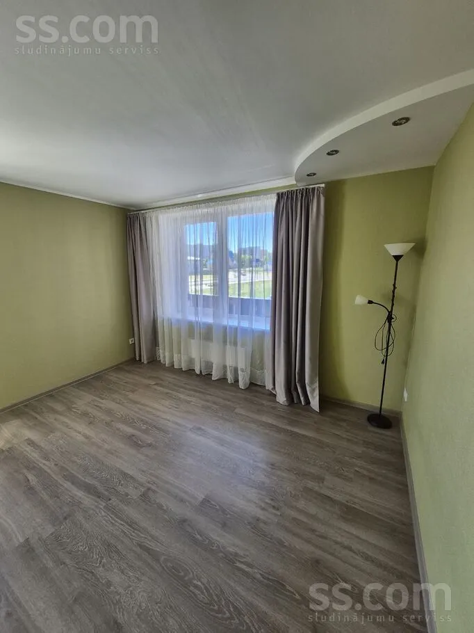 Elutuba - Bright 2-Bedroom Flat with Balcony in Salaspils