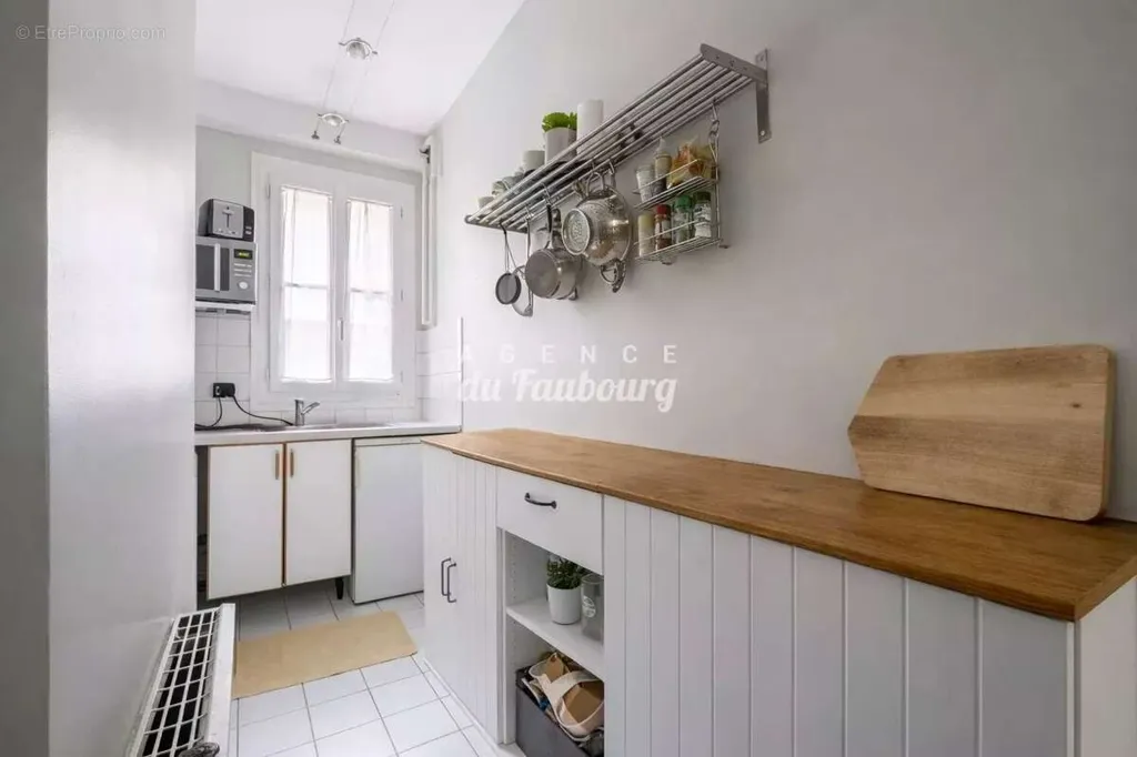 Cuisine - Appartement Traversant Rue et Cour à Paris 13ème