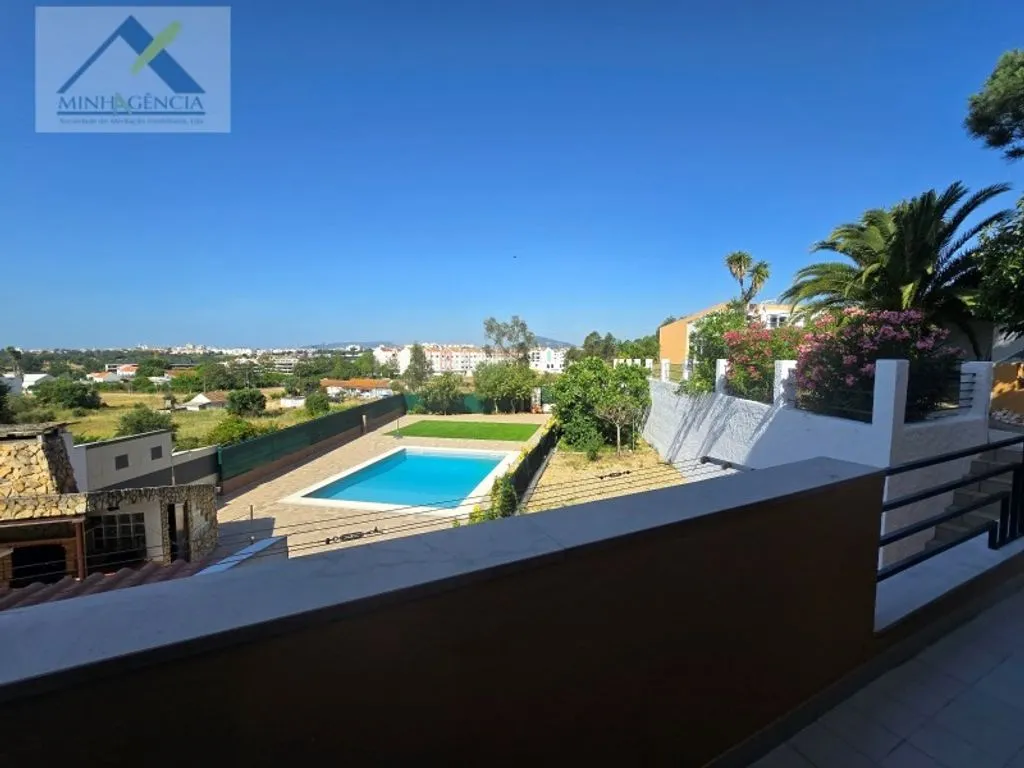 Bassein - Luxury Semidetached House with Pool in Setúbal