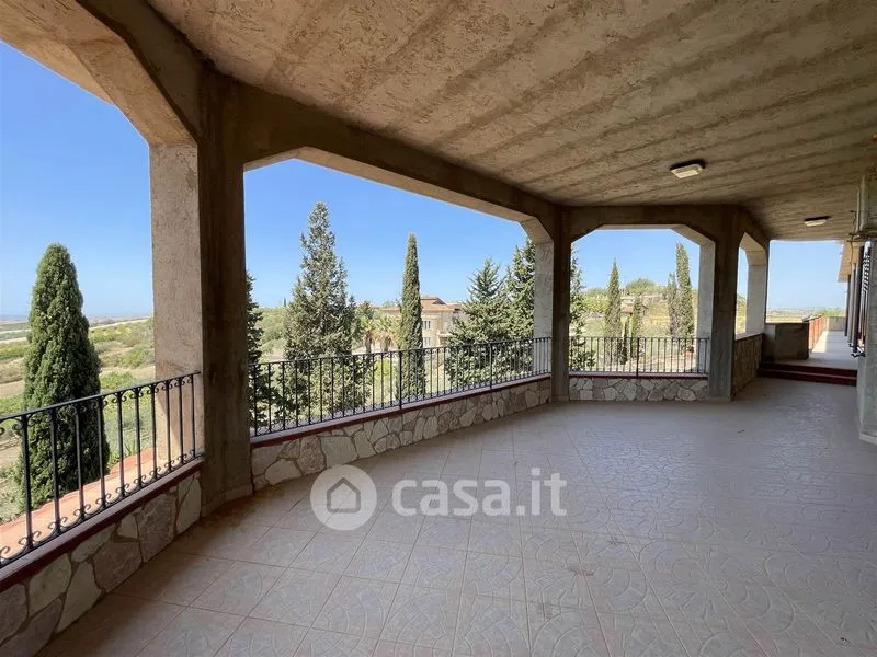 Terrasse - Villa with Multiple Apartments in Ravanusa