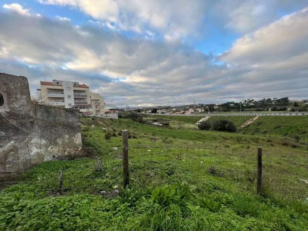 Aed - Development Land with Construction Potential in Vila Nova de Caparica
