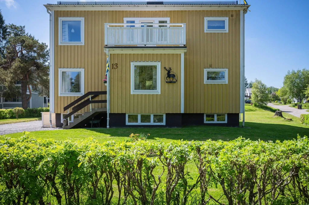 Exterior - Renovated Villa with Garden near School