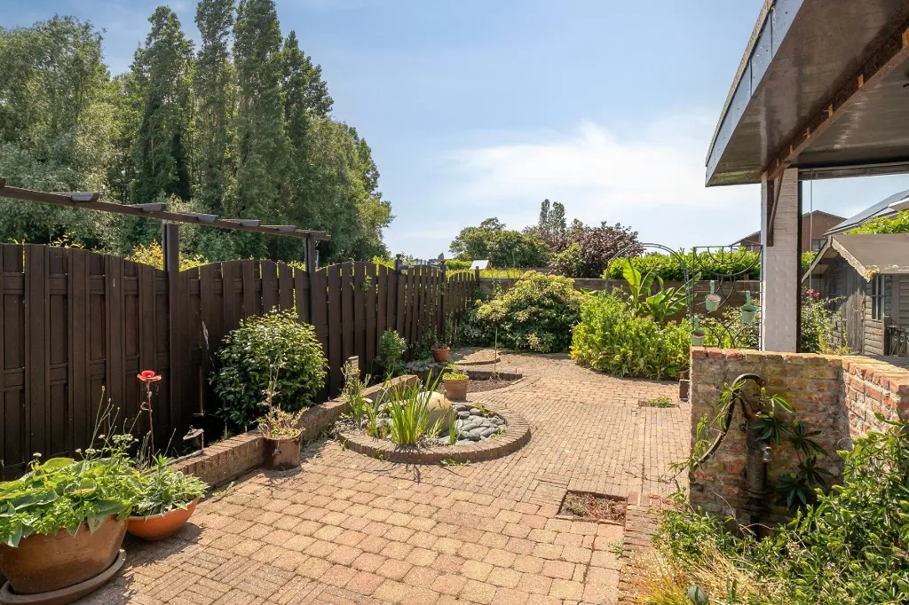 Garden - Open-Plan House to Renovate near Putte Centre