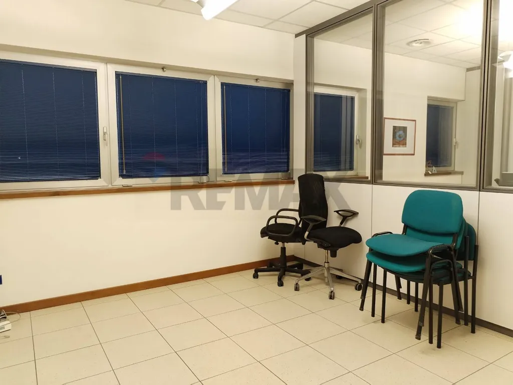 Bureau - Office in Central Belluno with Modern Design