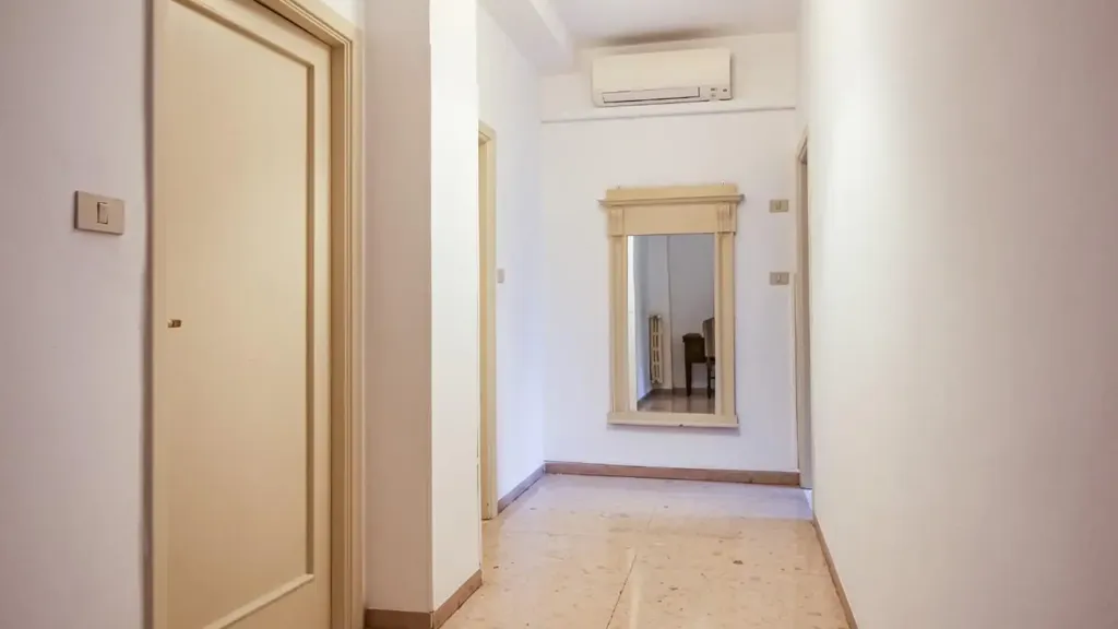 Entrée - Rented Apartment with Balcony in Pisa