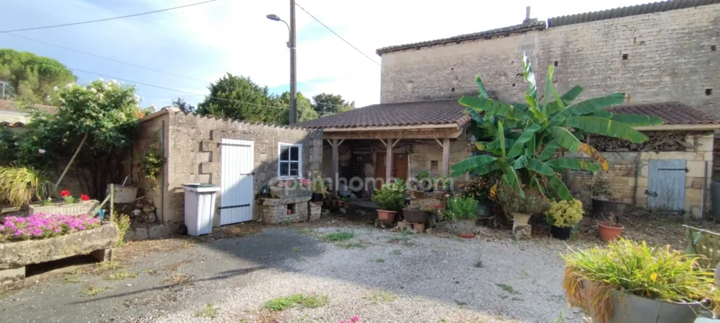 Jardin - Maison de 3 Chambres avec Jardin à Courcôme