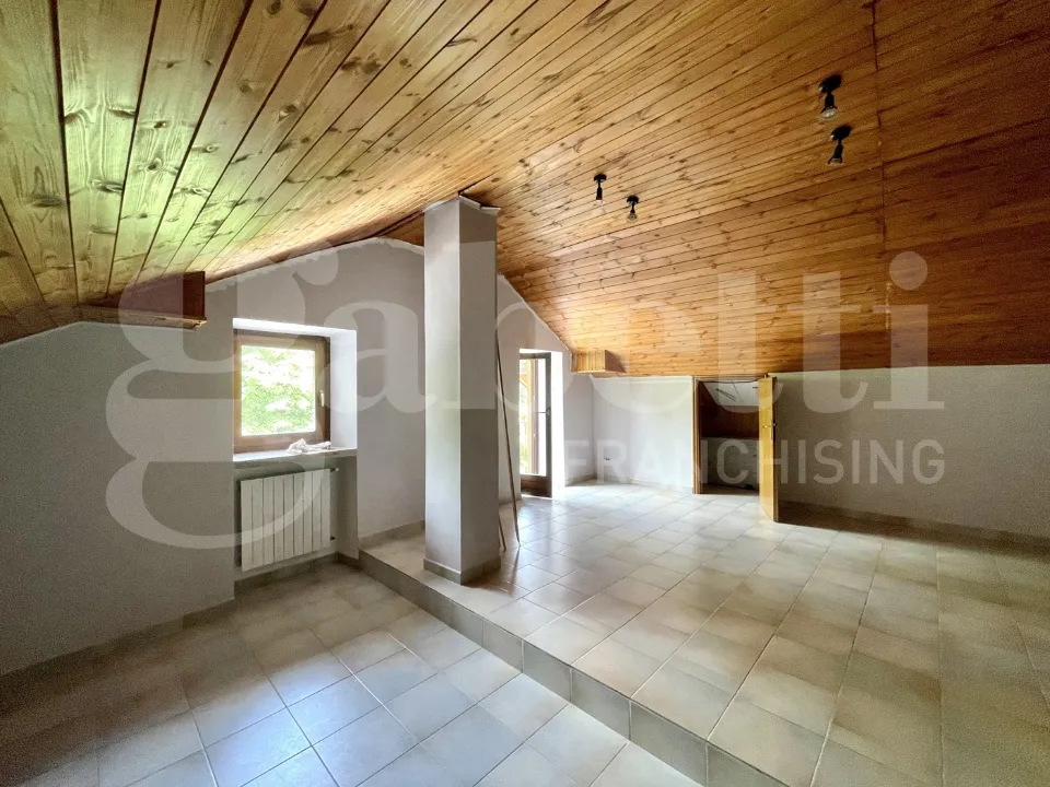 Rooms - Rustic House with Garden in Giaveno