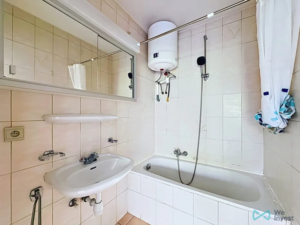 Salles de bain - Studio à Rafraîchir avec Parking dans le Scheutbosch