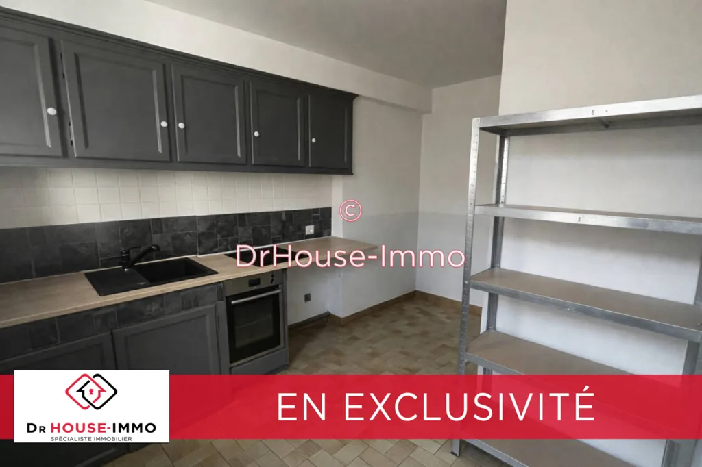 Cucina - Multi-Unit Building with Balcony in Brive-la-Gaillarde