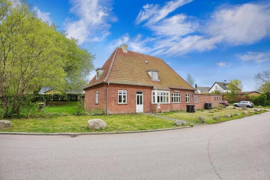 Exterior - Old Property with Two Units near Kalundborg