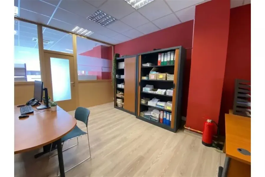Bureau - Immeuble de Rapport Mixte au Centre-ville de Péruwelz