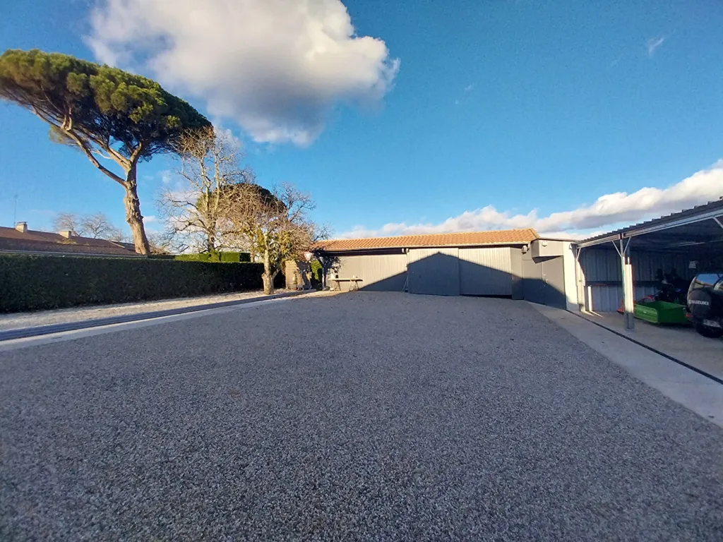 Extérieur - Maison avec terrasse et jardin à Escoussans