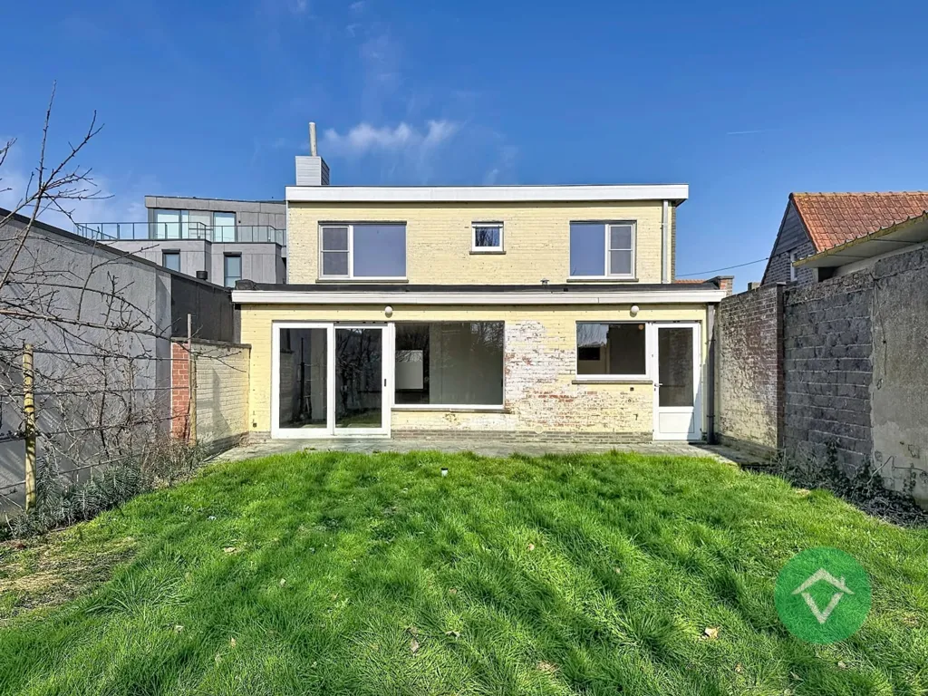 Aed - House with Garden in Lichtervelde