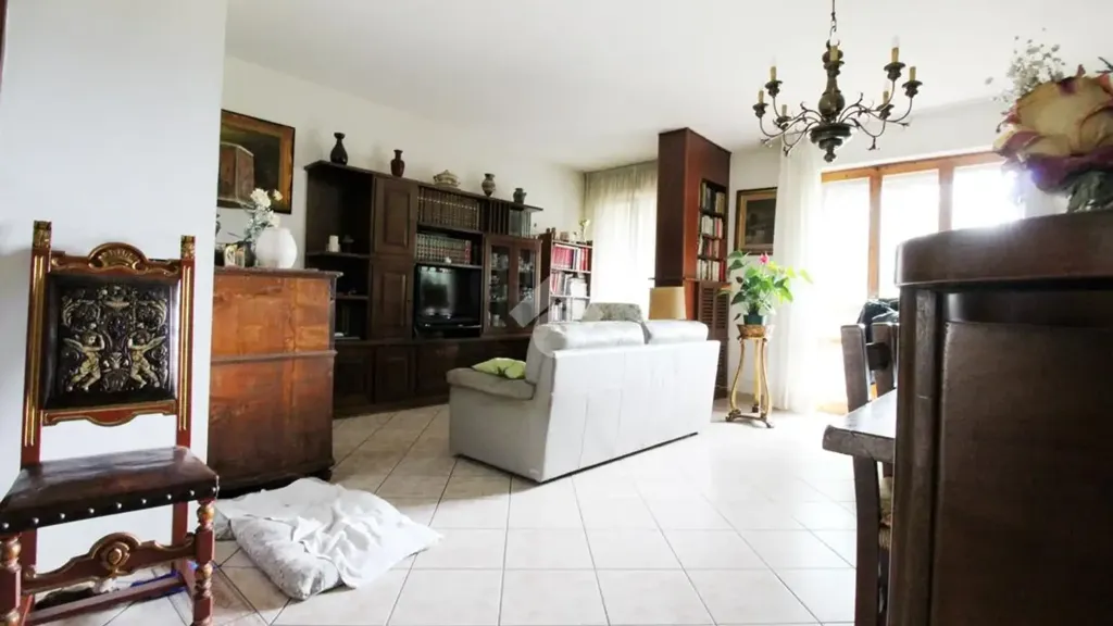 Salle à manger - Five-Room Apartment with Terraces in Prato