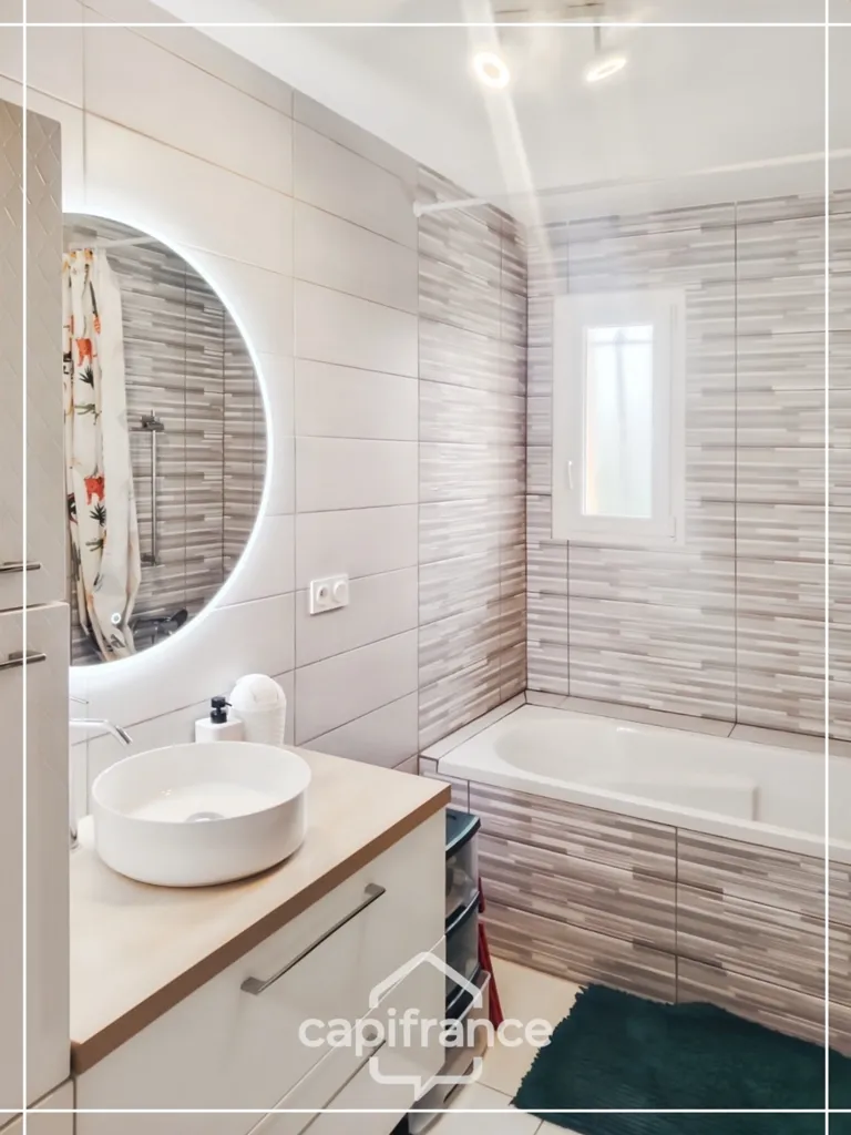 Salles de bain - Maison Familiale avec Grand Terrain à Caudecoste