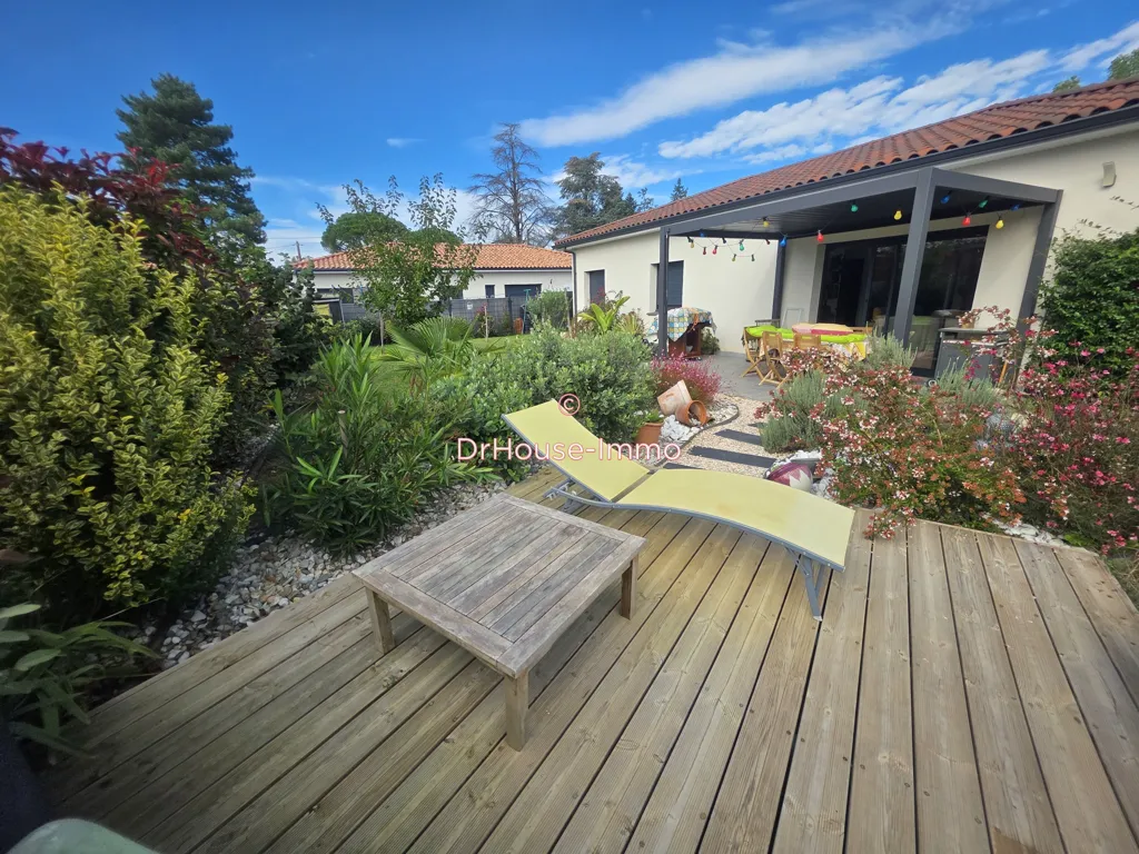 Terrass - Contemporary House with Pool in Gaillac