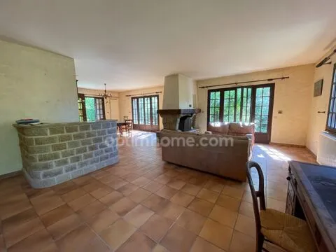 Maison 8 pièces à Saint hilaire la treille