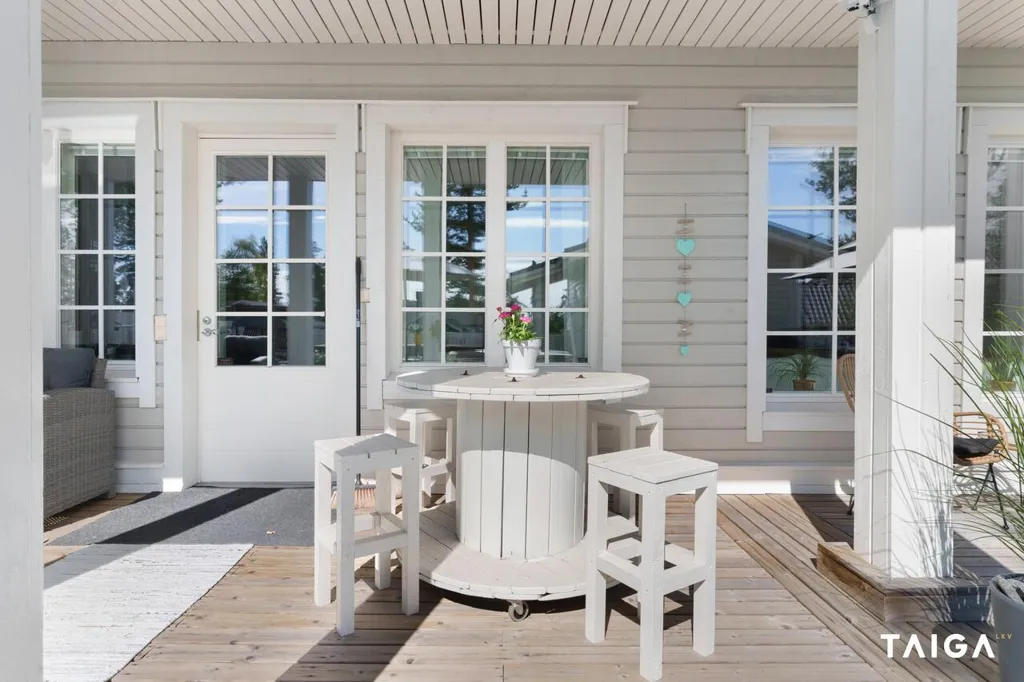Terrass - Modern Detached House with Jacuzzi in Rovaniemi