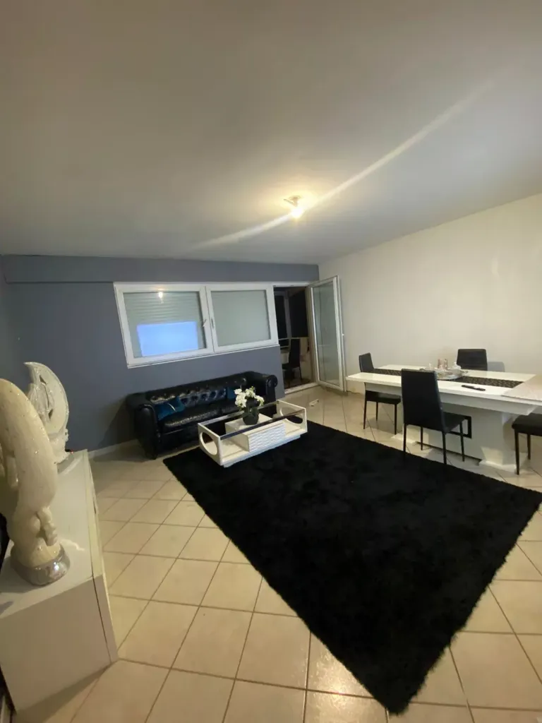 Elutuba - Spacious Apartment with City View in Bar-Le-Duc
