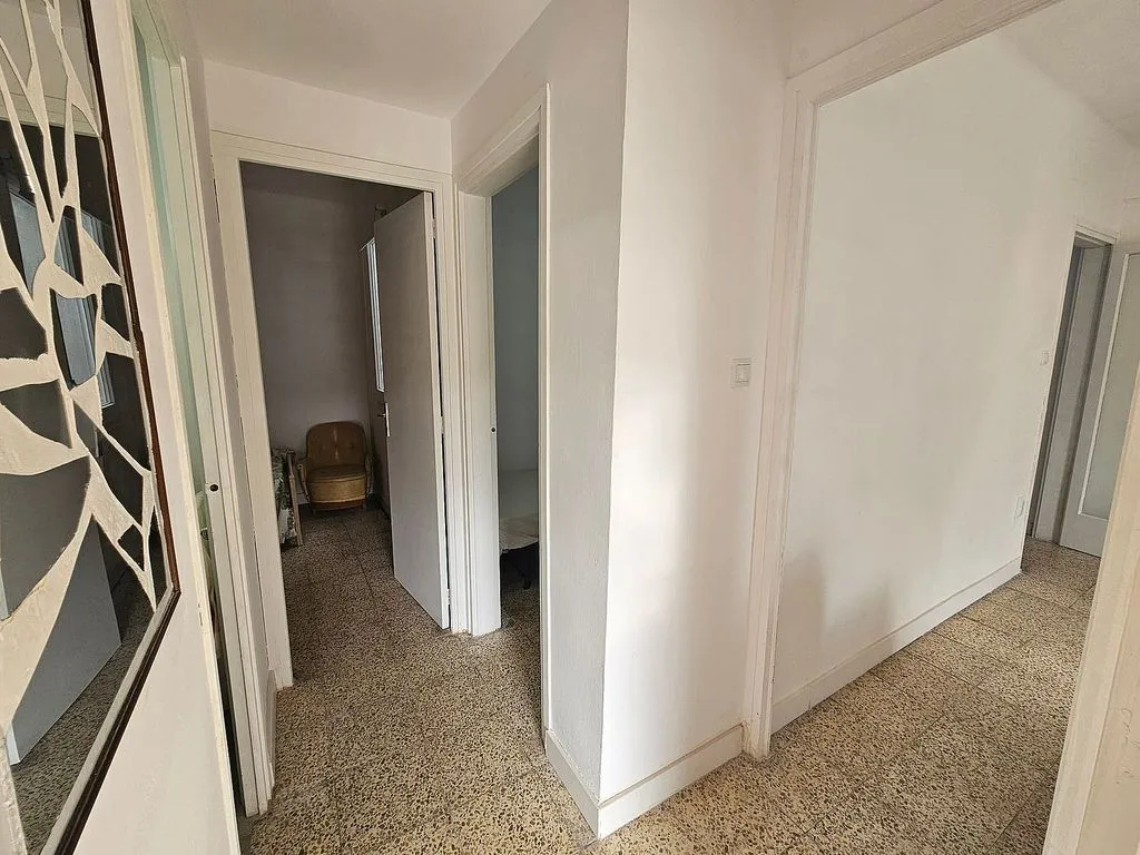 hallway_entrance
