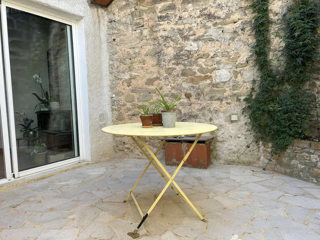 Terrass - Charming Ensemble with Village Views near Uzès