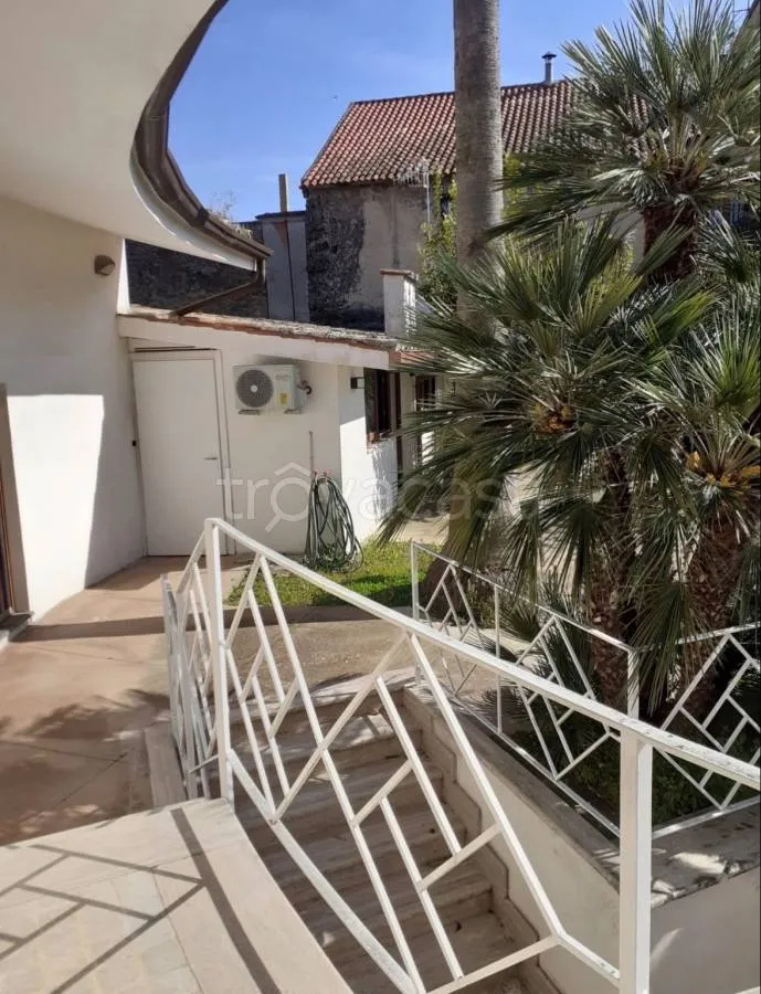 Jardin - Independent Villa with Dual Access in Parete