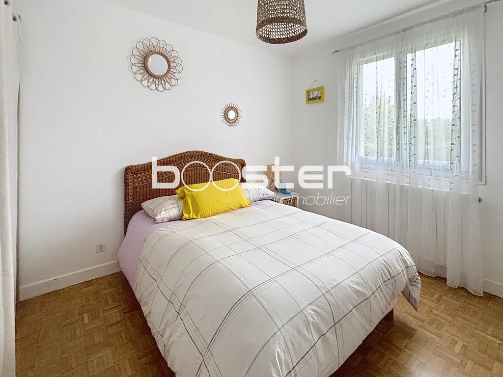 Camere da letto - Pavilion with Balcony and Garden near Shops
