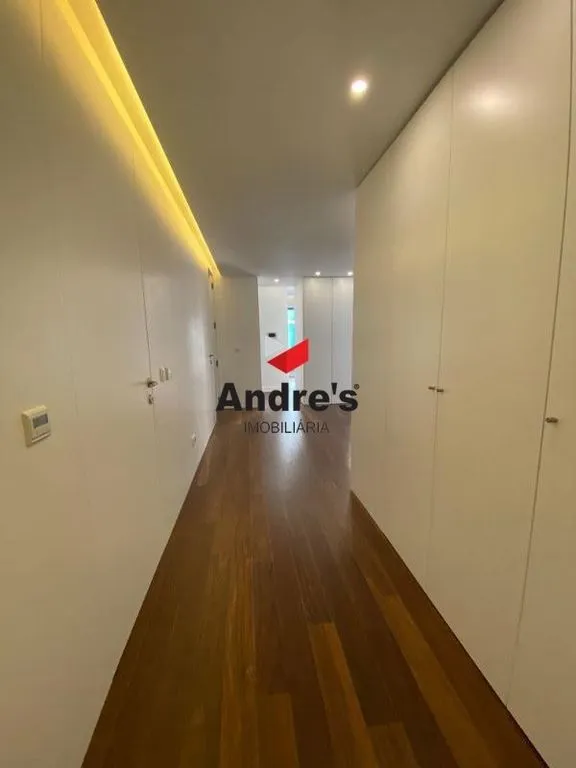 Esik - Remodelled Flat with Elevator in Boavista, Porto
