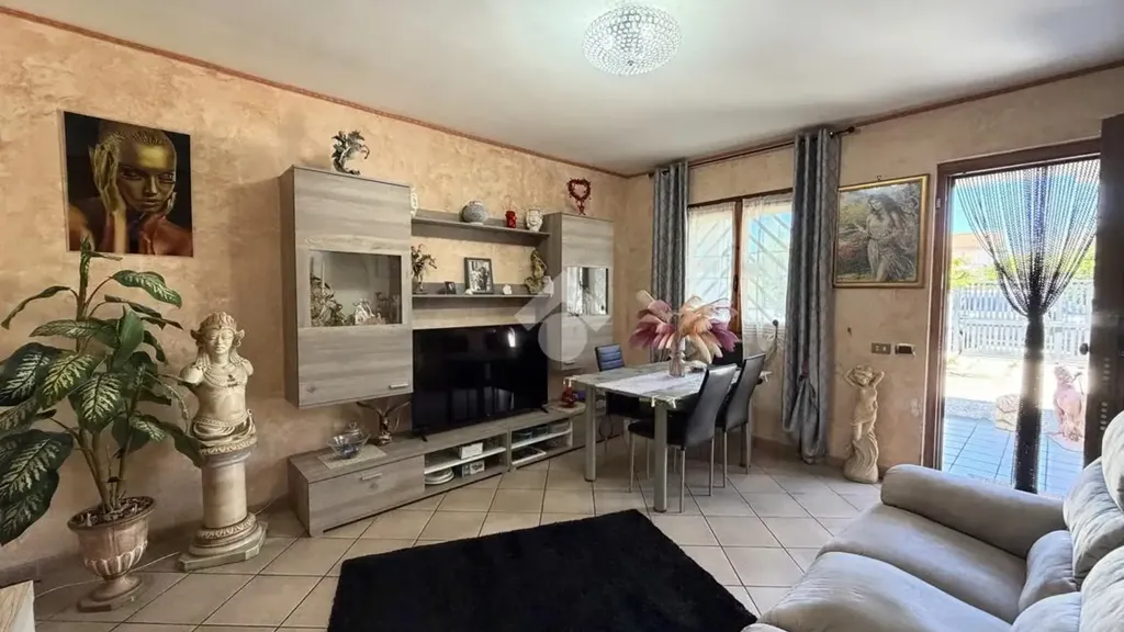 Elutuba - Terraced Villa with Private Garden in Ardea