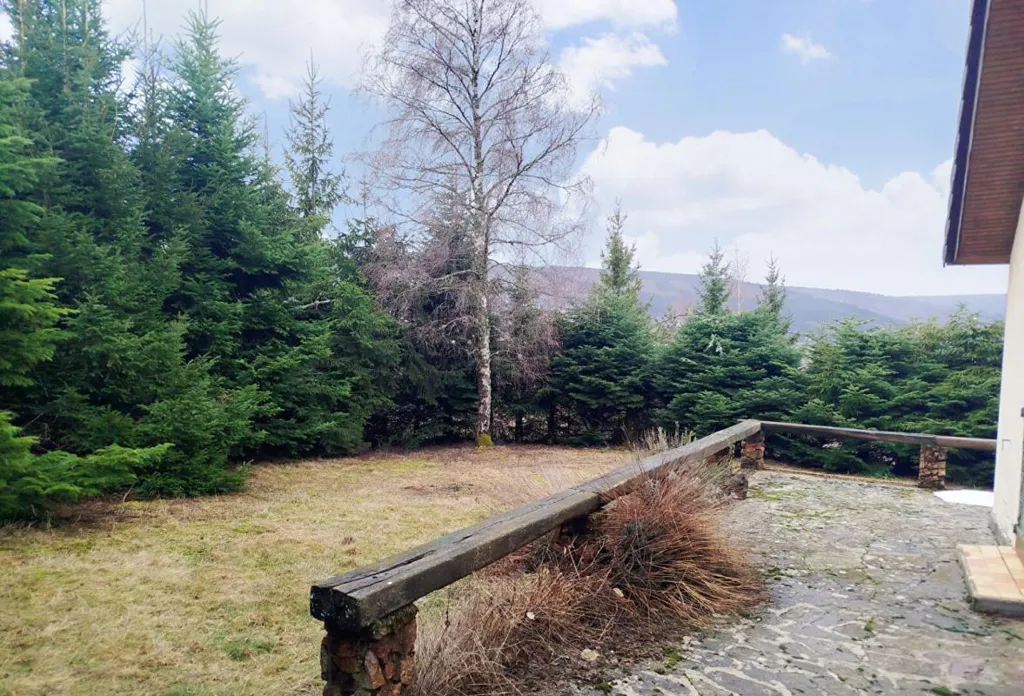 Aed - Charming 4-Piece House with Garden in Quiet Area