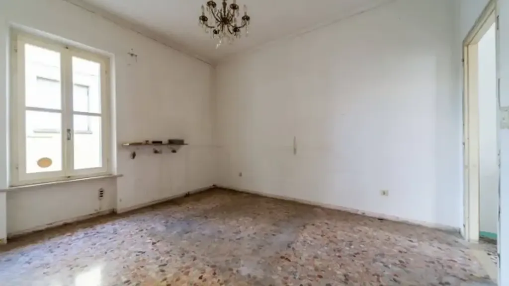 Pièces - Terraced House with Potential for B&B in Parma