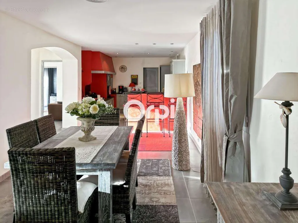 Söögituba - Charming House with Pool in Eoures