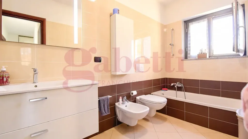 Vannitoad - Modern Villa with Garden in Cantù
