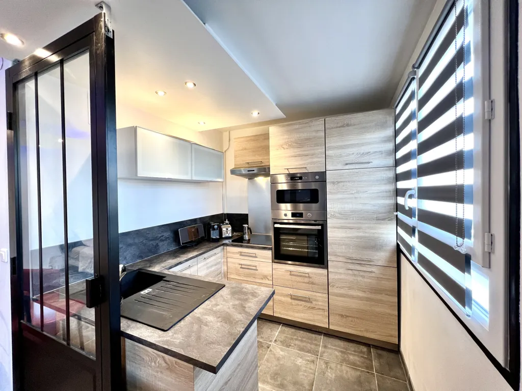 Cuisine - Studio avec Cave et Proximité Métro 17 au Blanc-Mesnil