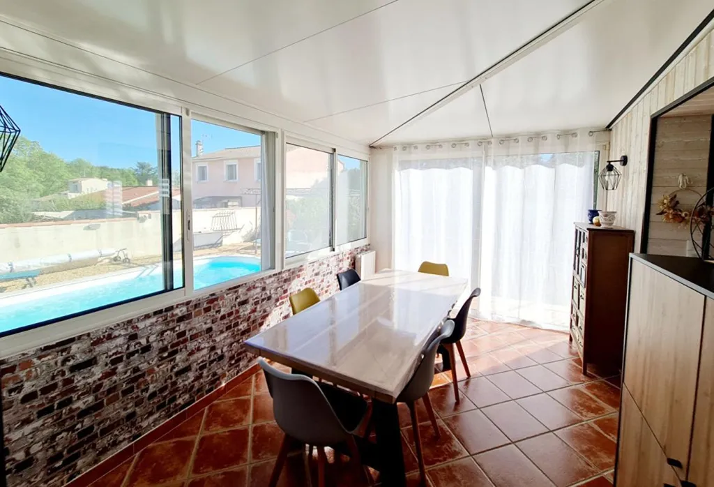 Terrace - Renovated House with Pool in Quiet Cul-de-sac