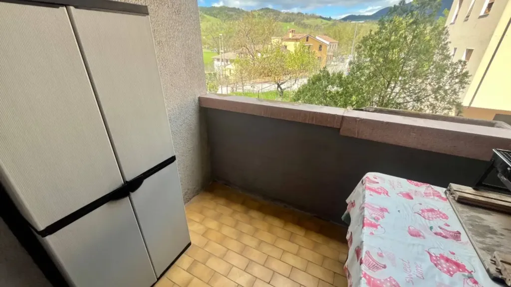 Rõdu - Spacious Apartment with Balcony in Fabriano