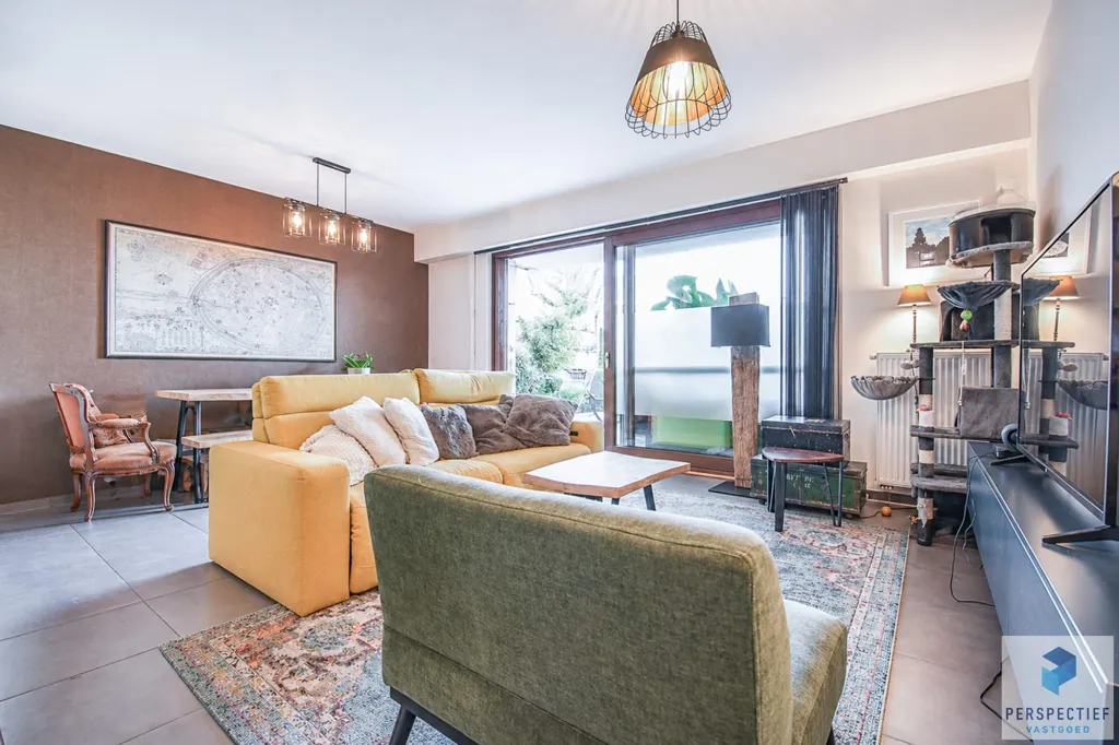 Séjour - Appartement avec Jardin et Terrasse à Proximité des Commodités