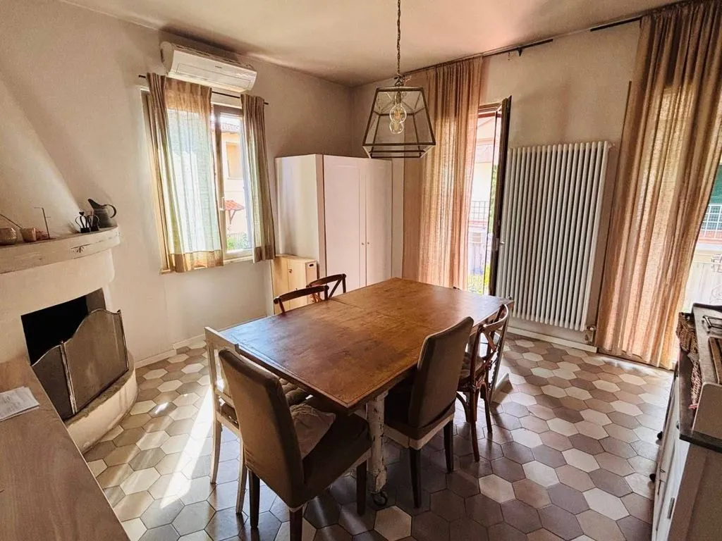 Söögituba - Luxury Villa with Solar Panels in Poggio a Caiano