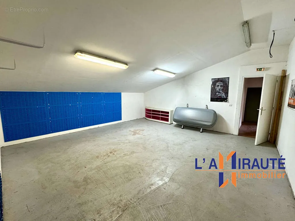 Garage - Local Commercial avec Jardin à Houilles