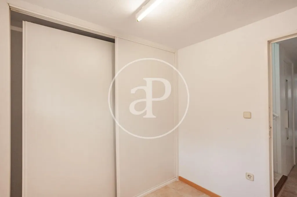 Magamistoad - Semi-detached Chalet with Terrace in Barajas