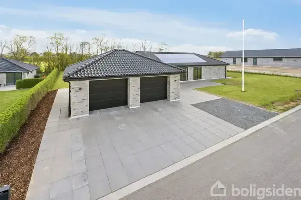 Õhuvaade - Contemporary Villa with Open Plan in Skals