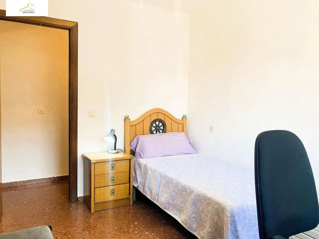 Chambres - Fully Furnished Flat with Garden in Benimaclet