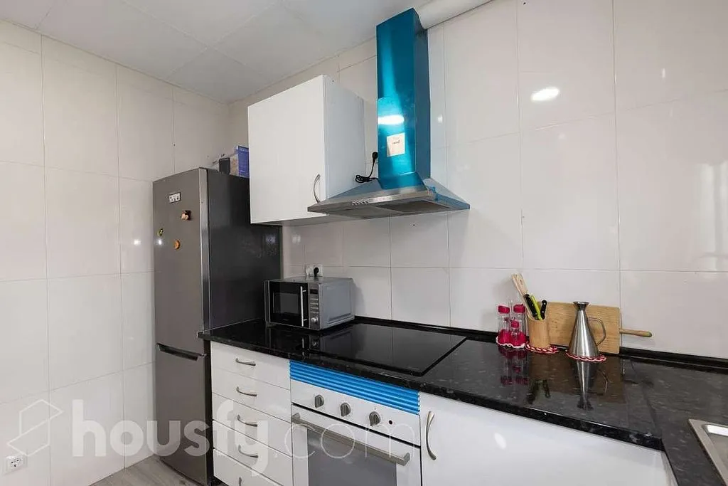 Kitchen - Apartment with Balcony in Santa Bàrbara