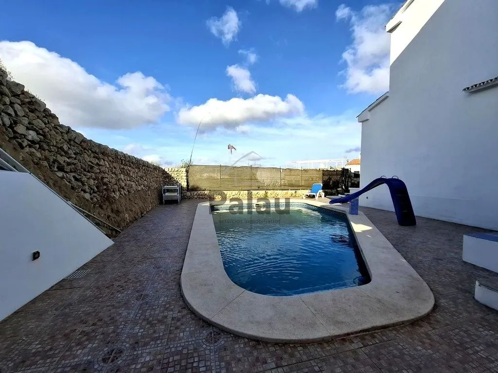 Piscine - Luxury Villa with Pool in Mahon, Balearic Islands