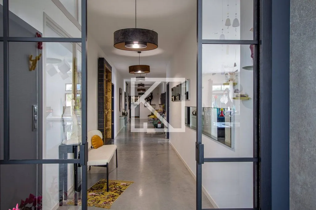 Esik - Luxury House with Indoor Pool near Angers