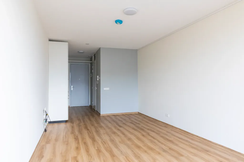 Pièces - Studio Apartment with Balcony in Rotterdam Vreewijk