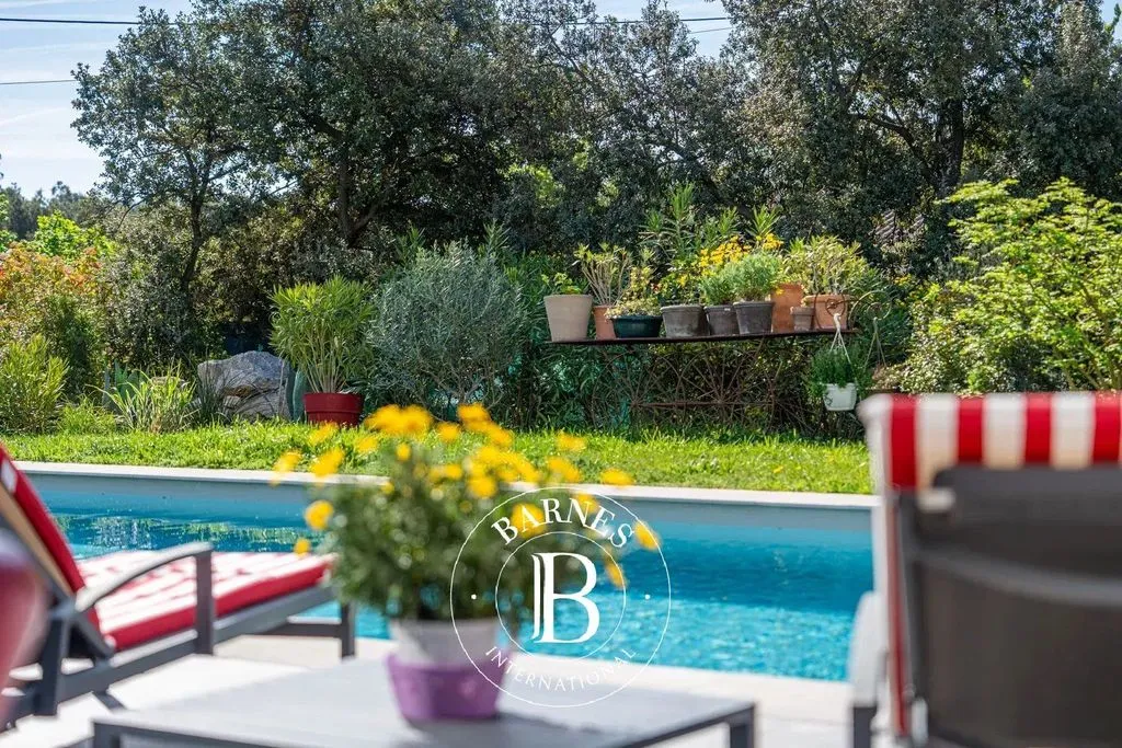 Piscine - Villa Contemporaine avec Piscine à Aix-en-Provence