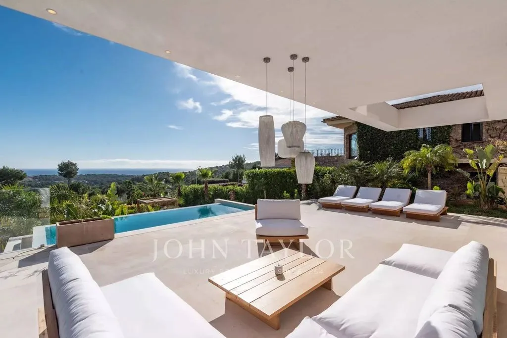 Terrasse - Luxury Villa with Sea View in Bendinat